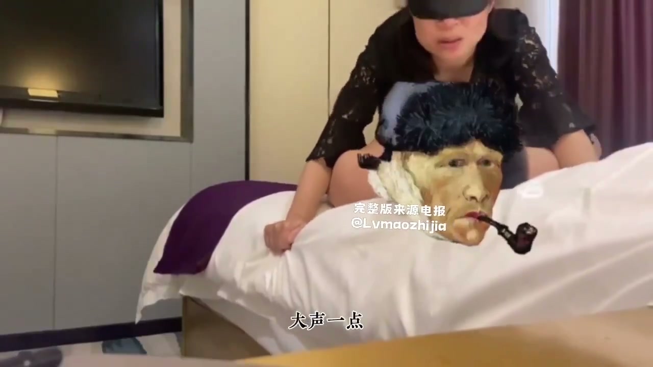 “Is my brother-in-law not up to par or something? He wanted to get roasted by me right from the first meeting?” “Sis, can I go bare inside? Sure, go ahead!” Hitting that age where she's like a wolf or 图片 3
